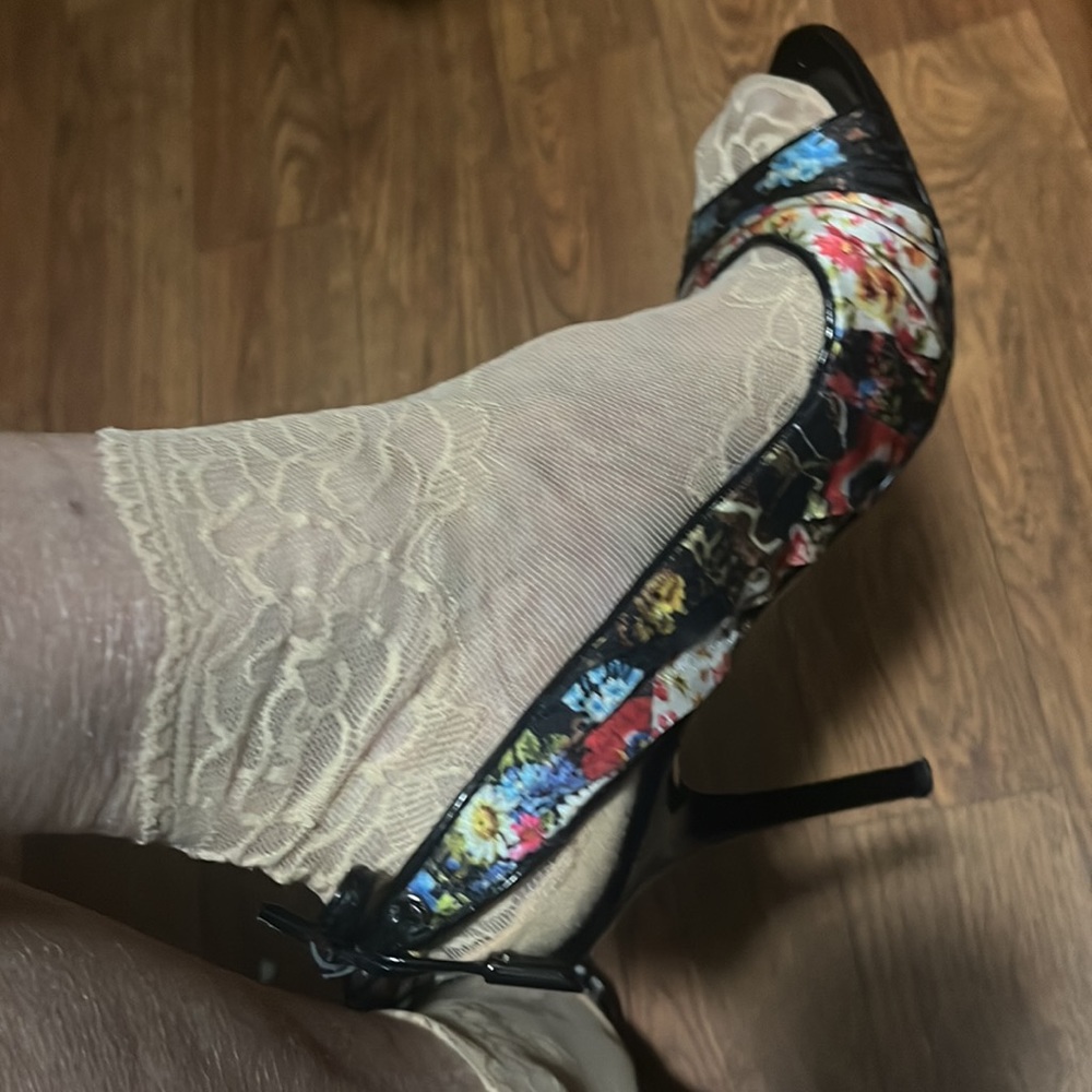 Guess  Stilettos Heels - Picture 9 of 10